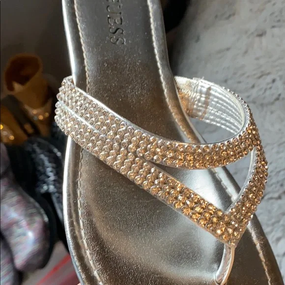Guess sandals - Picture 2 of 3